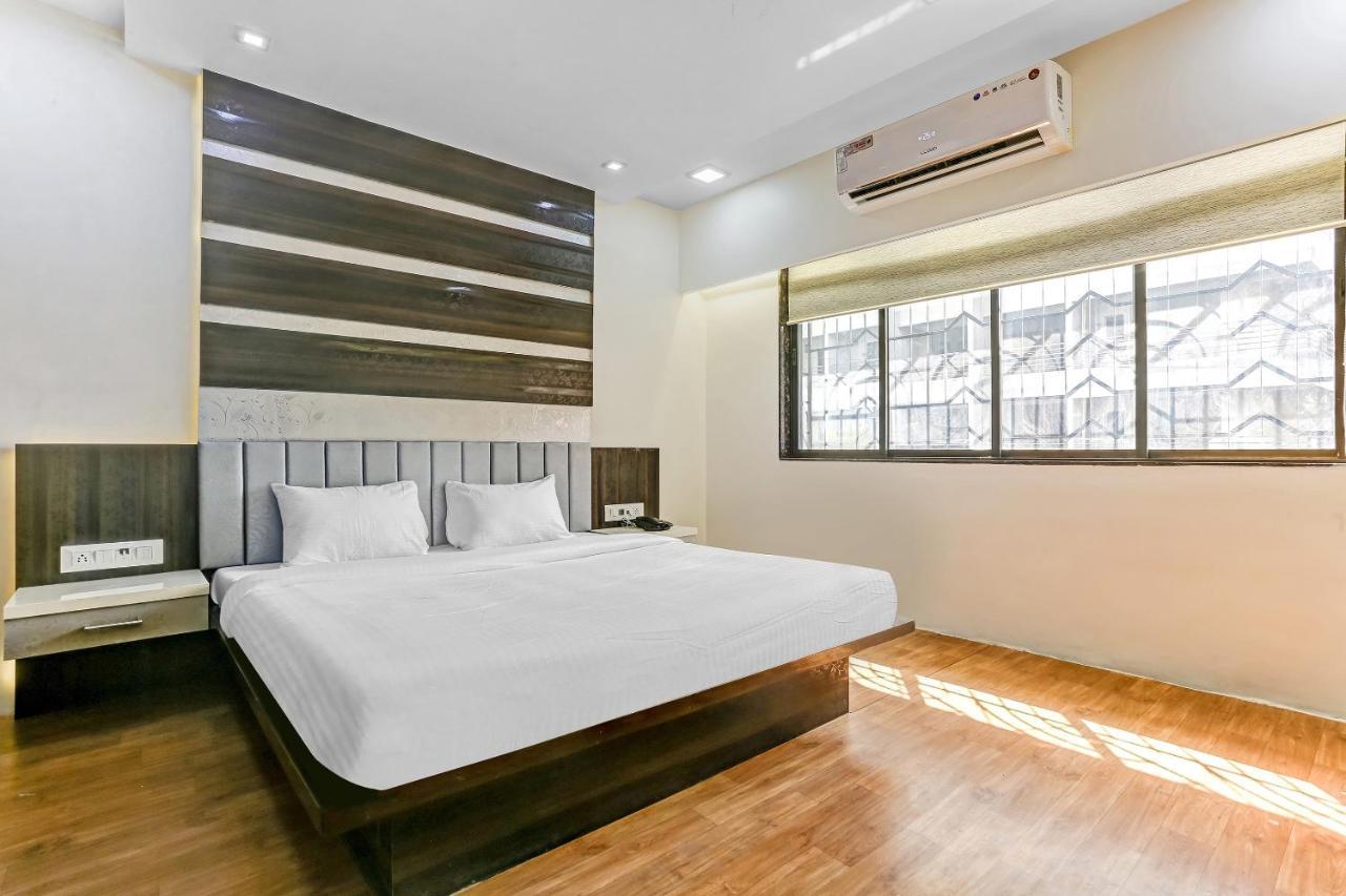 Oyo Flagship 83396 Hotel Vinyasa Residency Мумбай Екстериор снимка